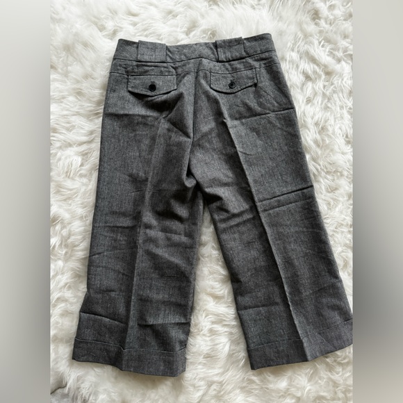 Cropped dress pants. I’m 5’5 and it falls 2 inches below my knees - Picture 3 of 3